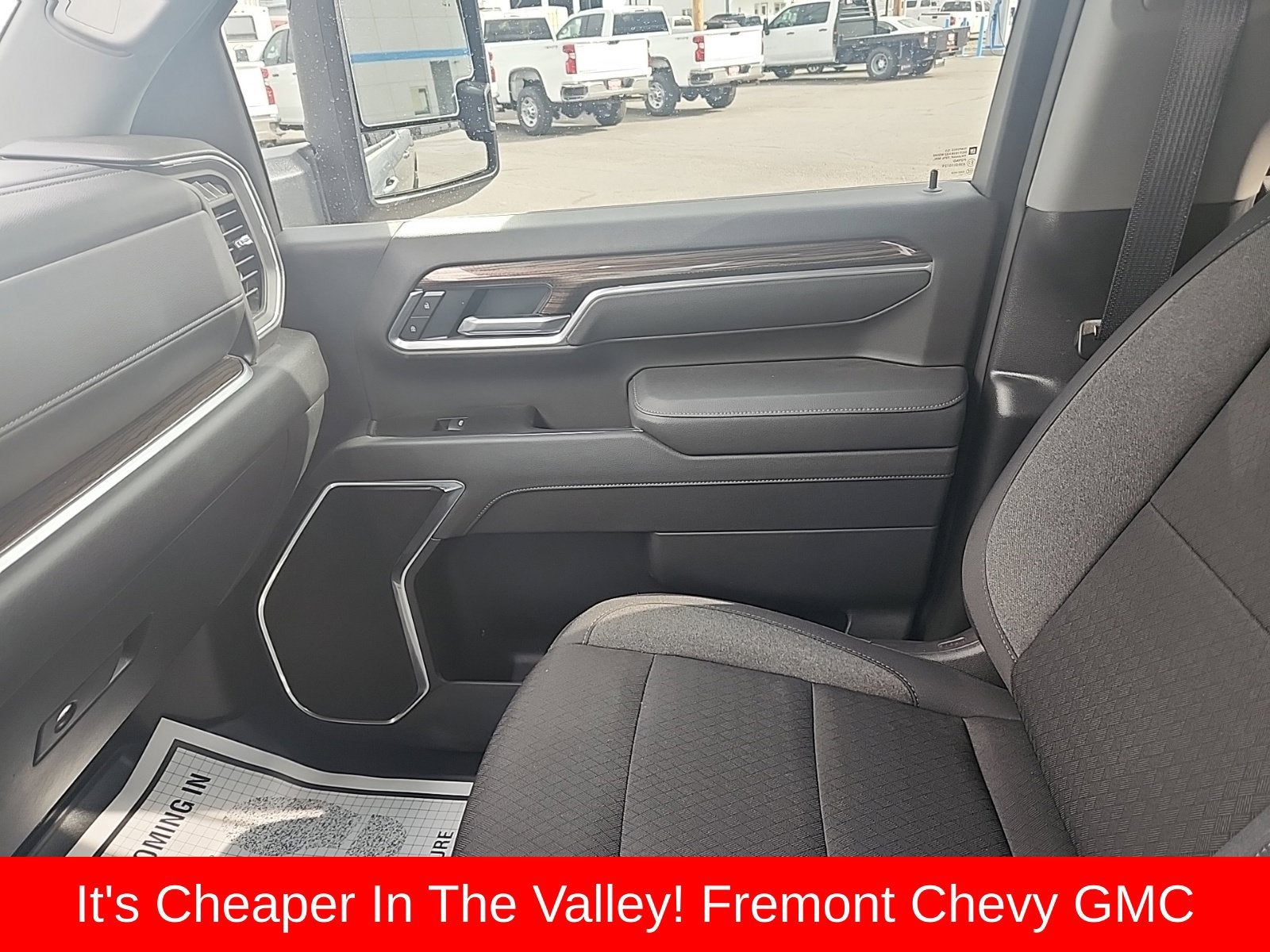 2025 Chevrolet Silverado 3500HD LT - Photo 21