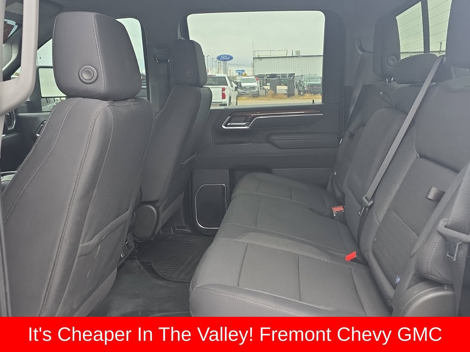 2025 Chevrolet Silverado 3500HD LT - Photo 32