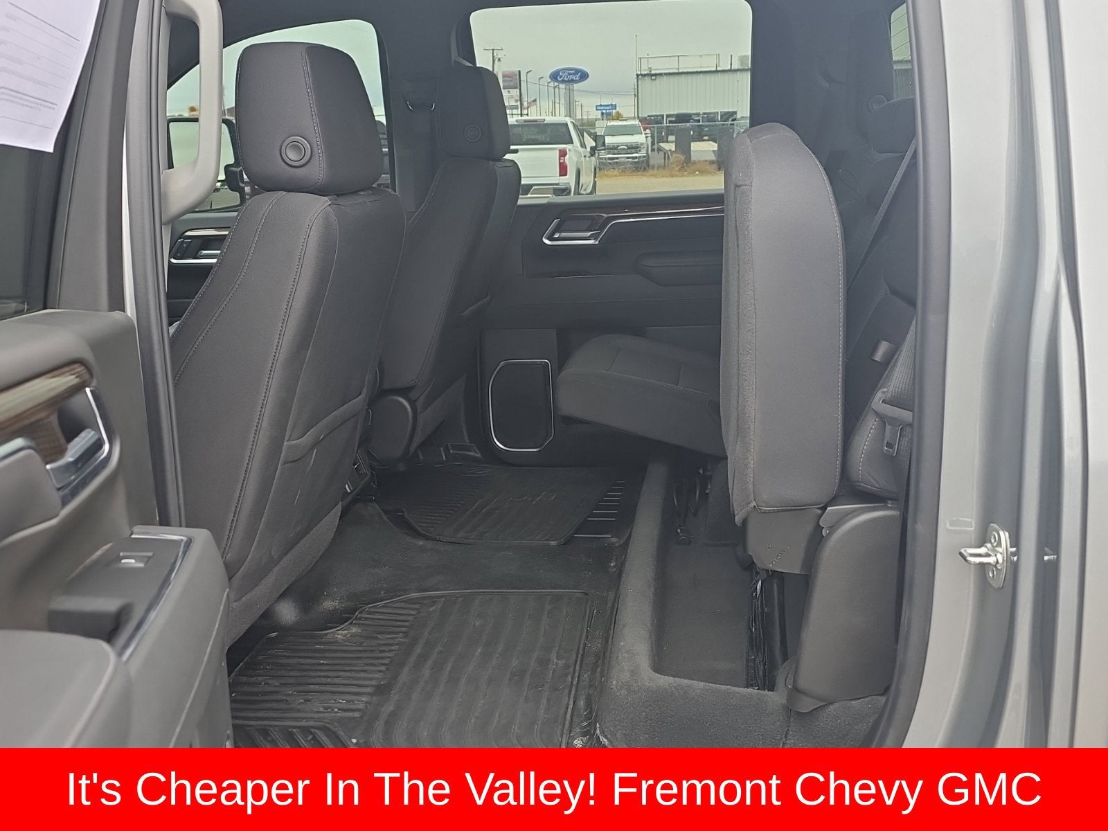 2025 Chevrolet Silverado 3500HD LT - Photo 34
