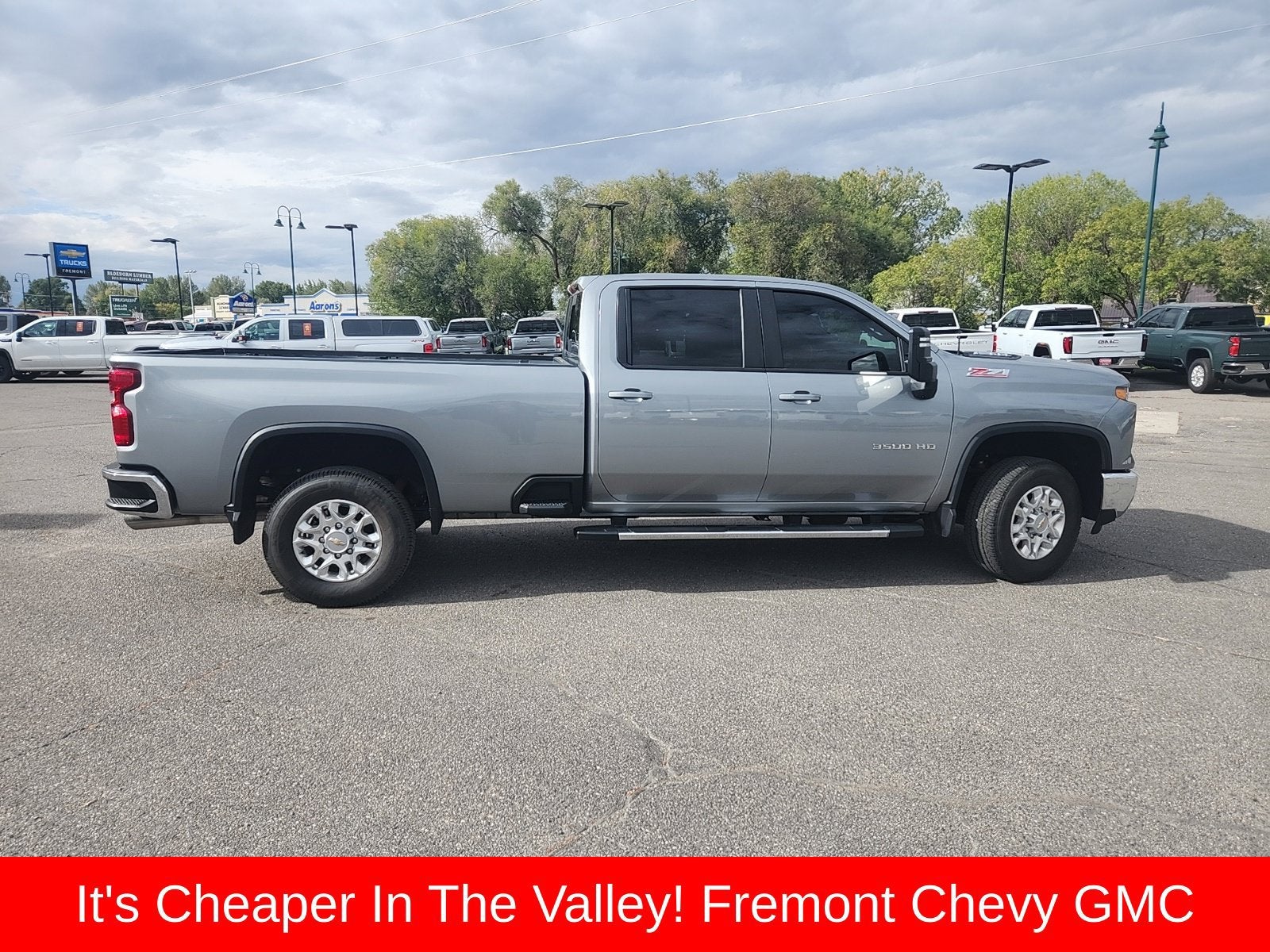 2025 Chevrolet Silverado 3500HD LT - Photo 9