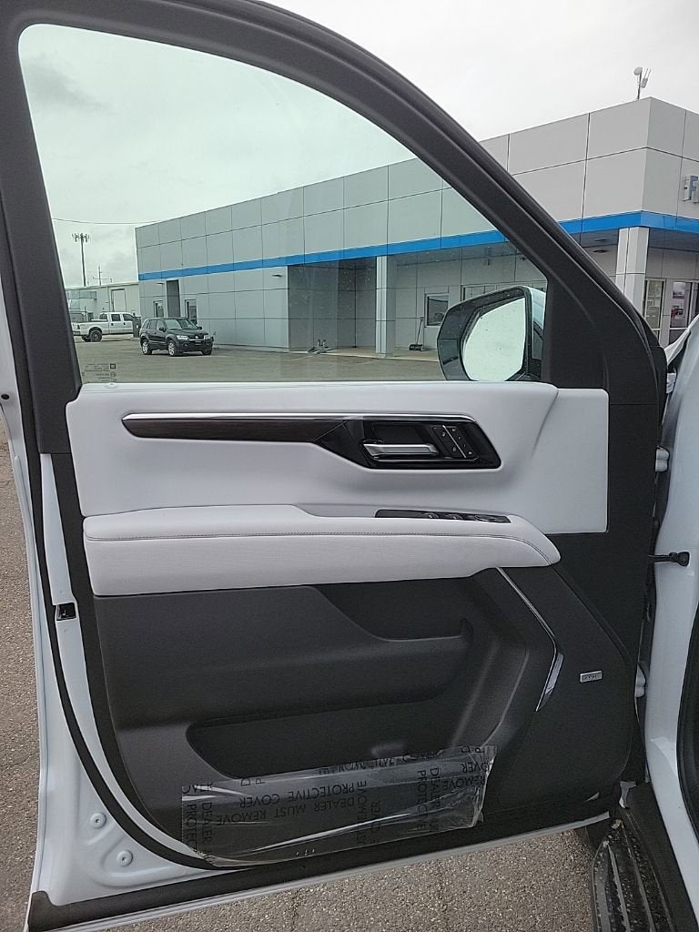 2026 Chevrolet Suburban Premier - Photo 14