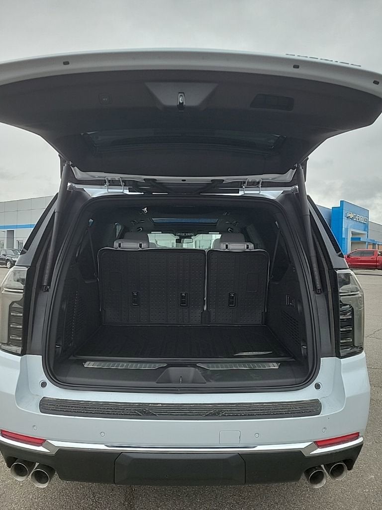2026 Chevrolet Suburban Premier - Photo 8