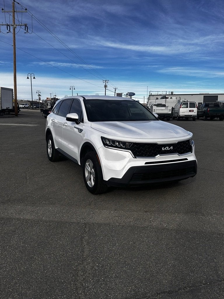 2022 Kia Sorento LX's photo