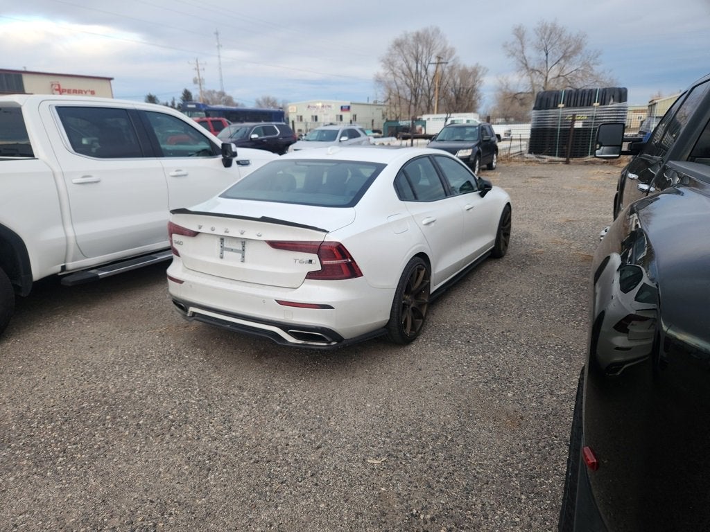 2020 Volvo S60 R-Design's photo