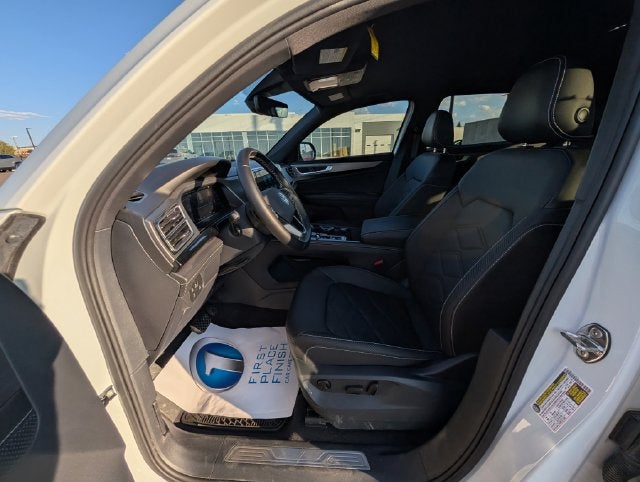 2025 Volkswagen Atlas Cross Sport 2.0T SE w/Technology