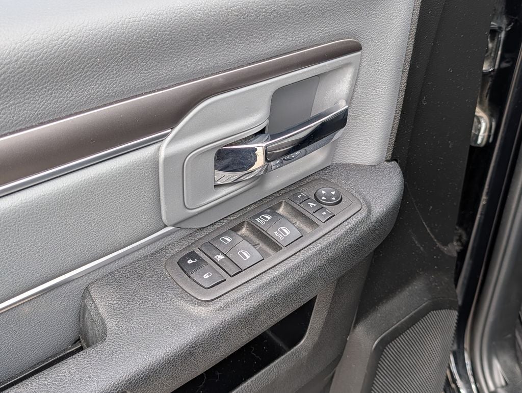 2023 RAM 1500 SLT
