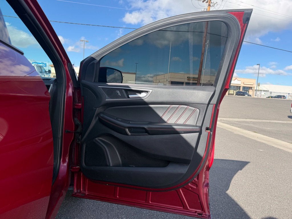 2021 Ford Edge ST Line