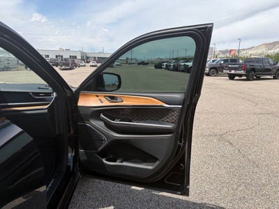 2025 Jeep Grand Cherokee Summit Reserve