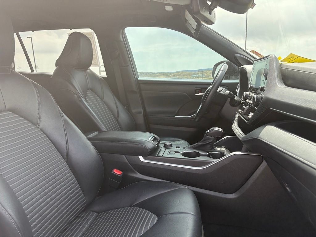 2022 Toyota Highlander XSE