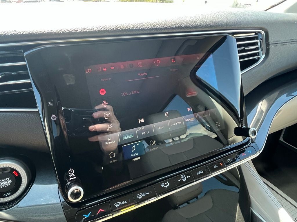 2023 Jeep Wagoneer Base