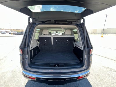 2023 Jeep Wagoneer Base