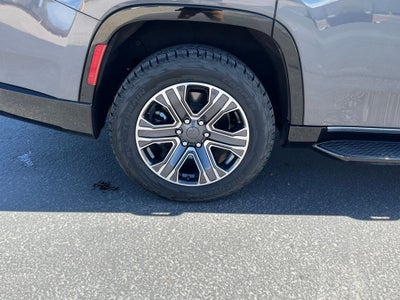 2023 Jeep Wagoneer Base