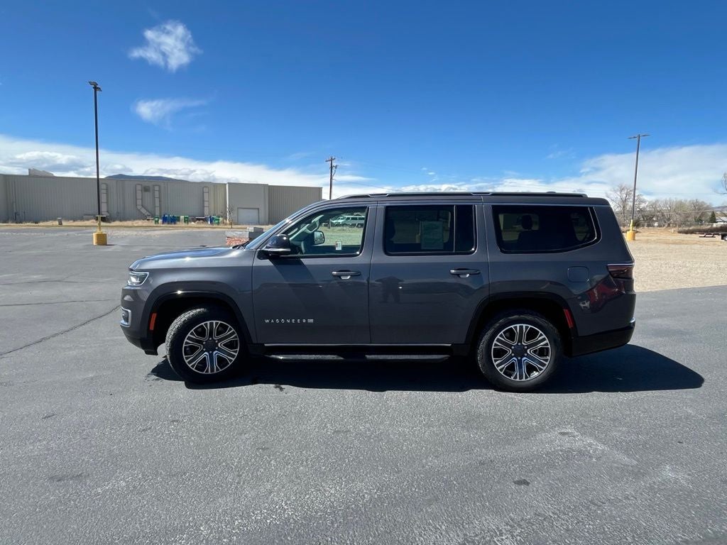 2023 Jeep Wagoneer Base