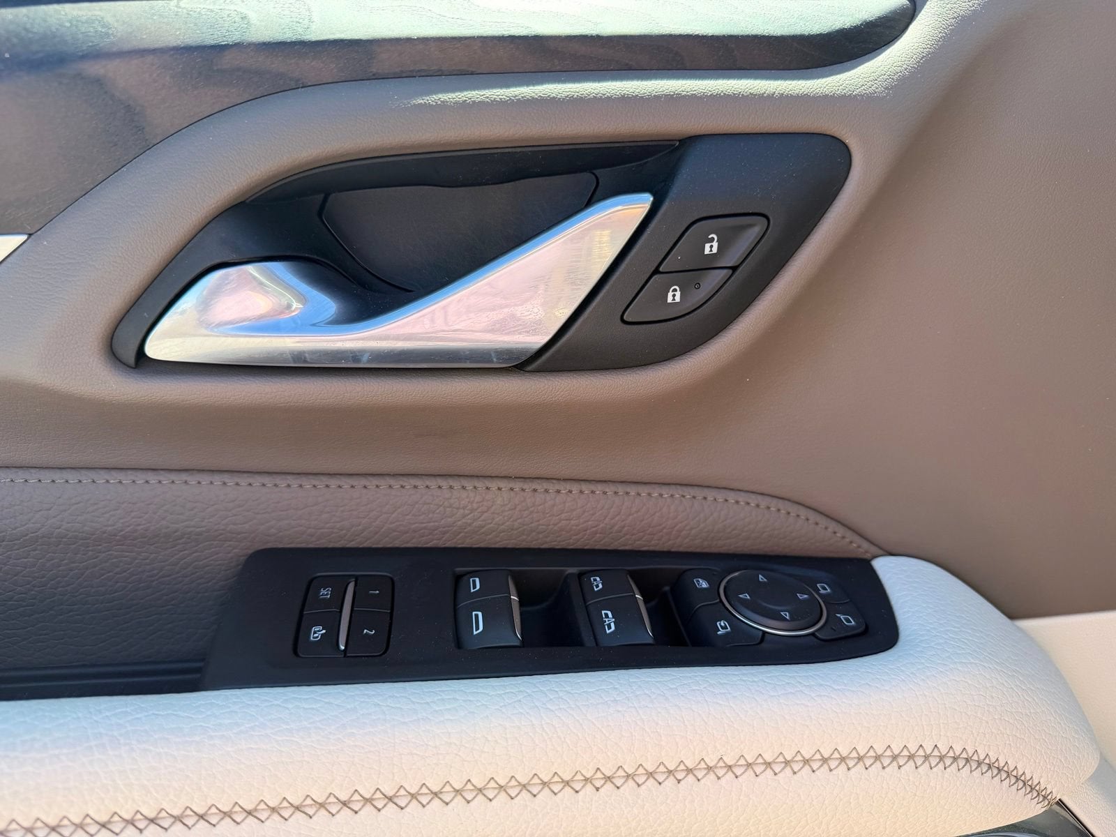 2023 GMC Yukon XL Denali - Photo 17