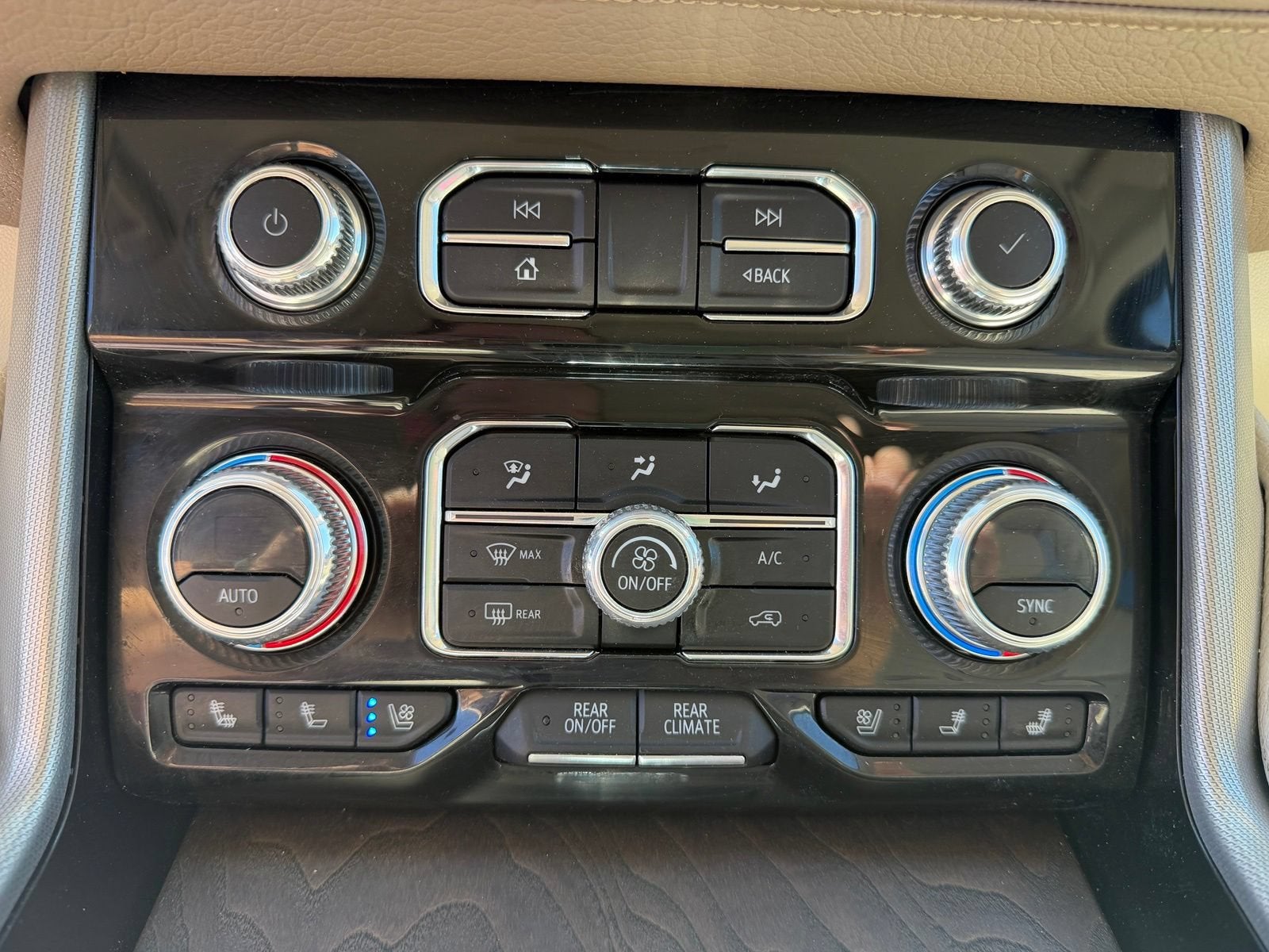 2023 GMC Yukon XL Denali - Photo 32
