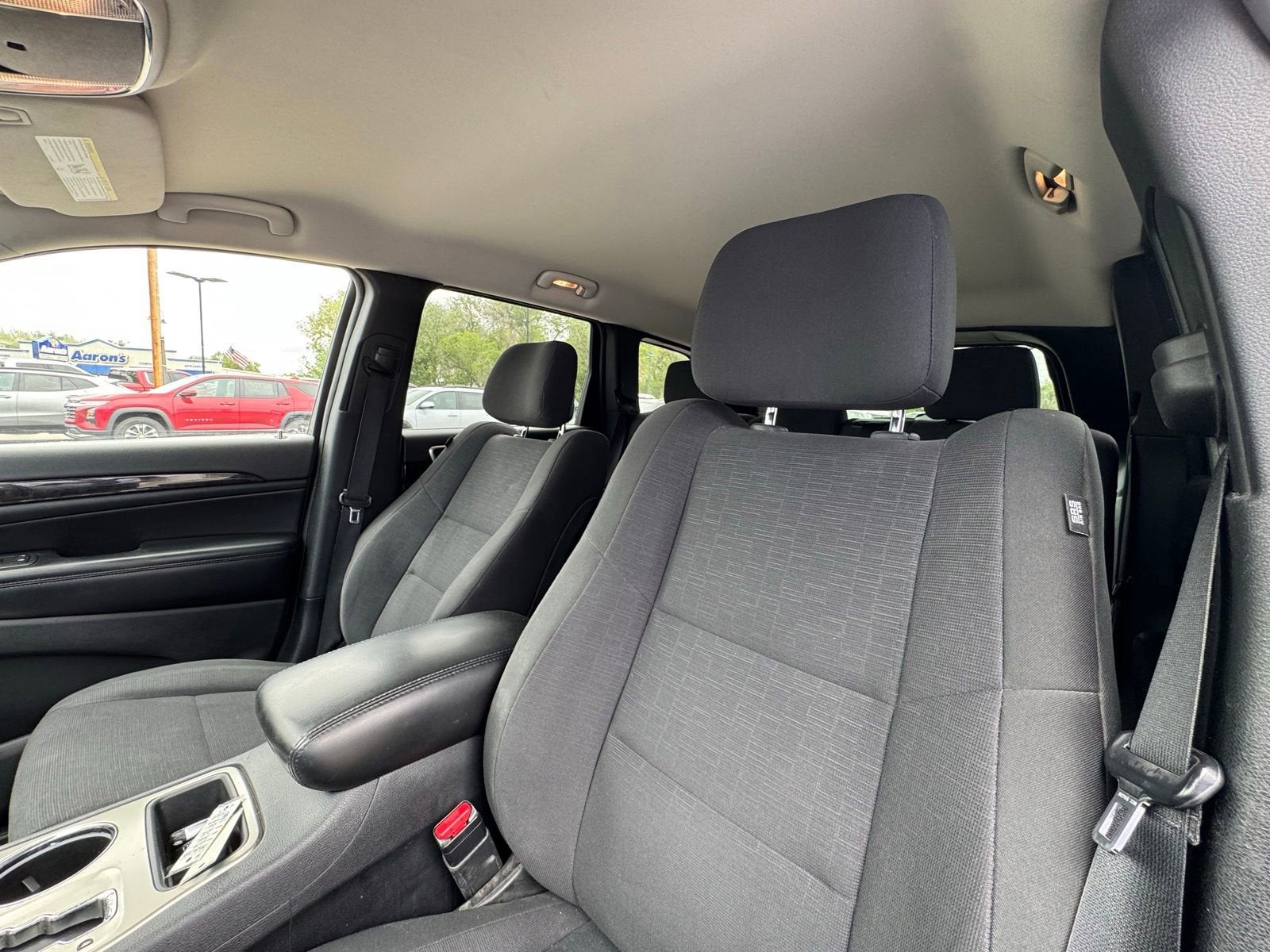 2011 Jeep Grand Cherokee Laredo - Photo 13