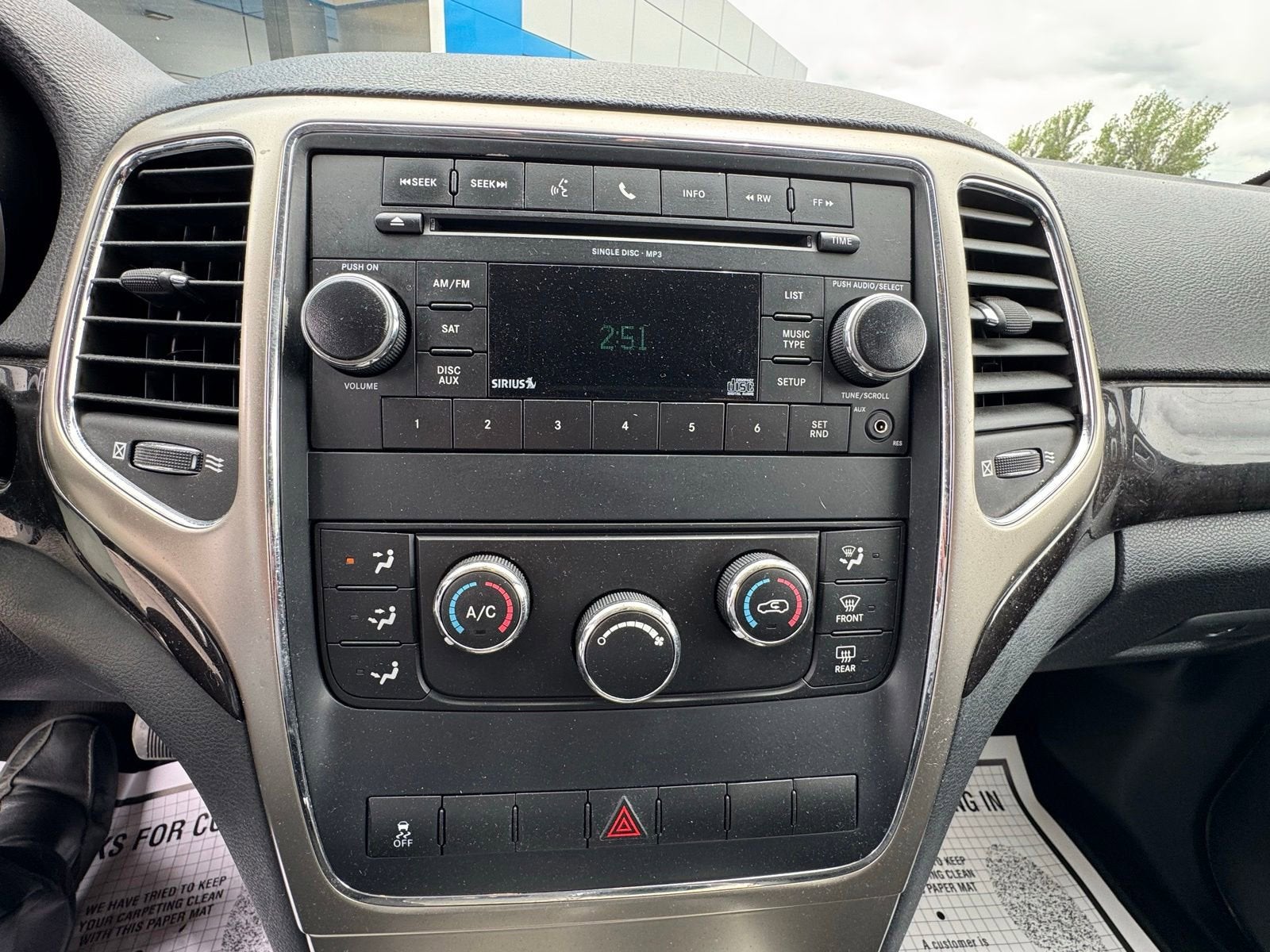 2011 Jeep Grand Cherokee Laredo - Photo 16