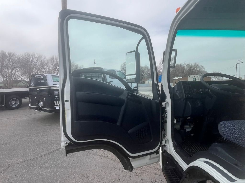 2025 Chevrolet Low Cab Forward 4500 HG NA