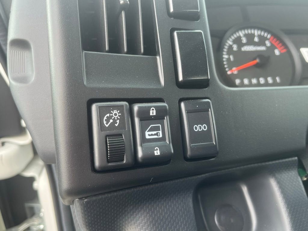 2025 Chevrolet Low Cab Forward 4500 HG NA