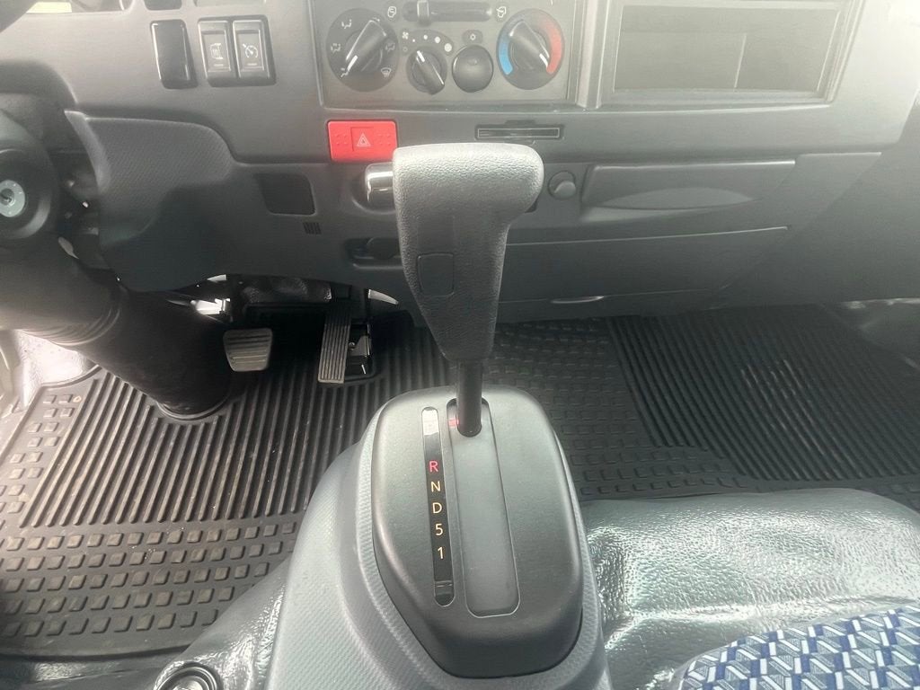 2025 Chevrolet Low Cab Forward 4500 HG NA