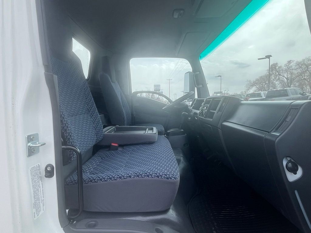 2025 Chevrolet Low Cab Forward 4500 HG NA
