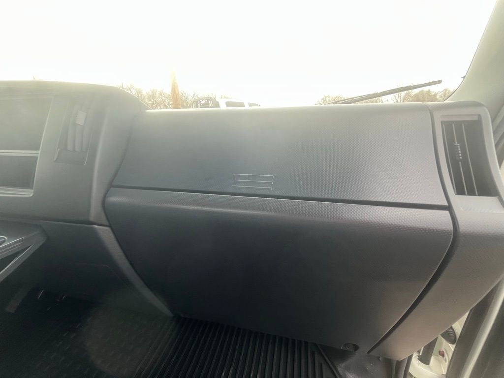 2025 Chevrolet Low Cab Forward 4500 HG NA