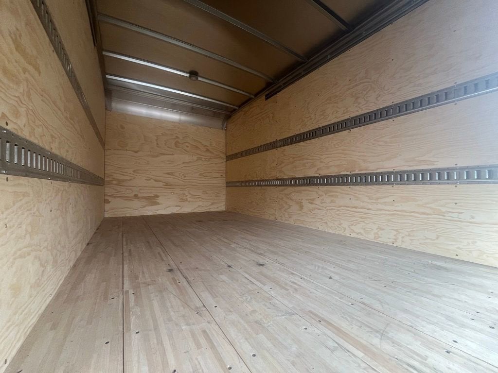 2025 Chevrolet Low Cab Forward 4500 HG NA