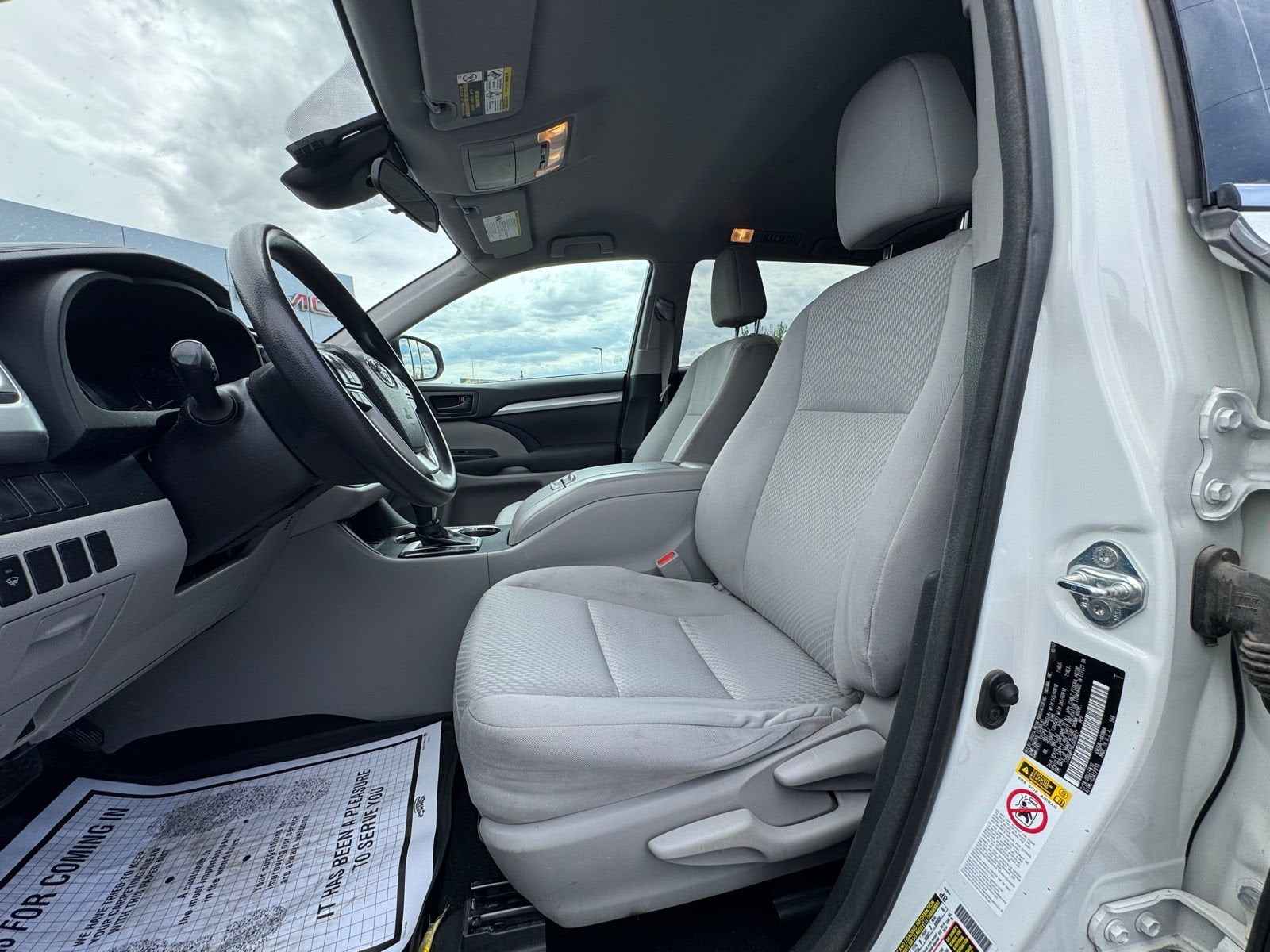 2018 Toyota Highlander LE - Photo 12