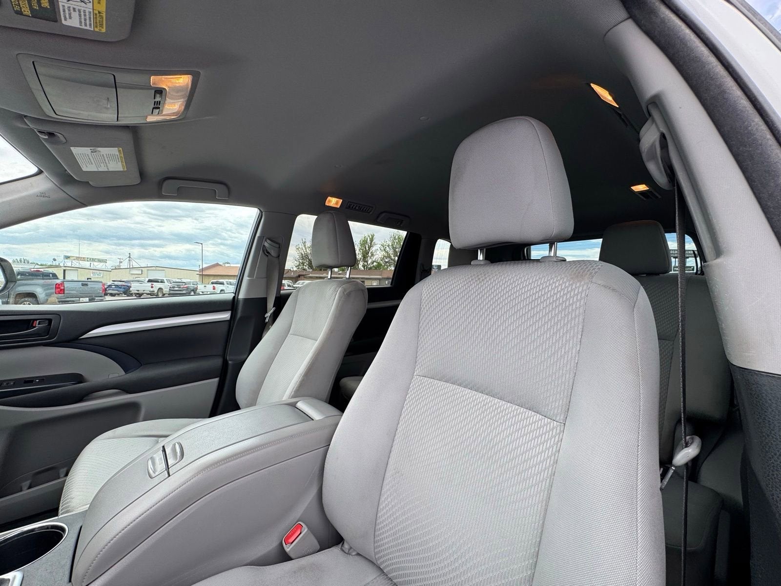 2018 Toyota Highlander LE - Photo 13