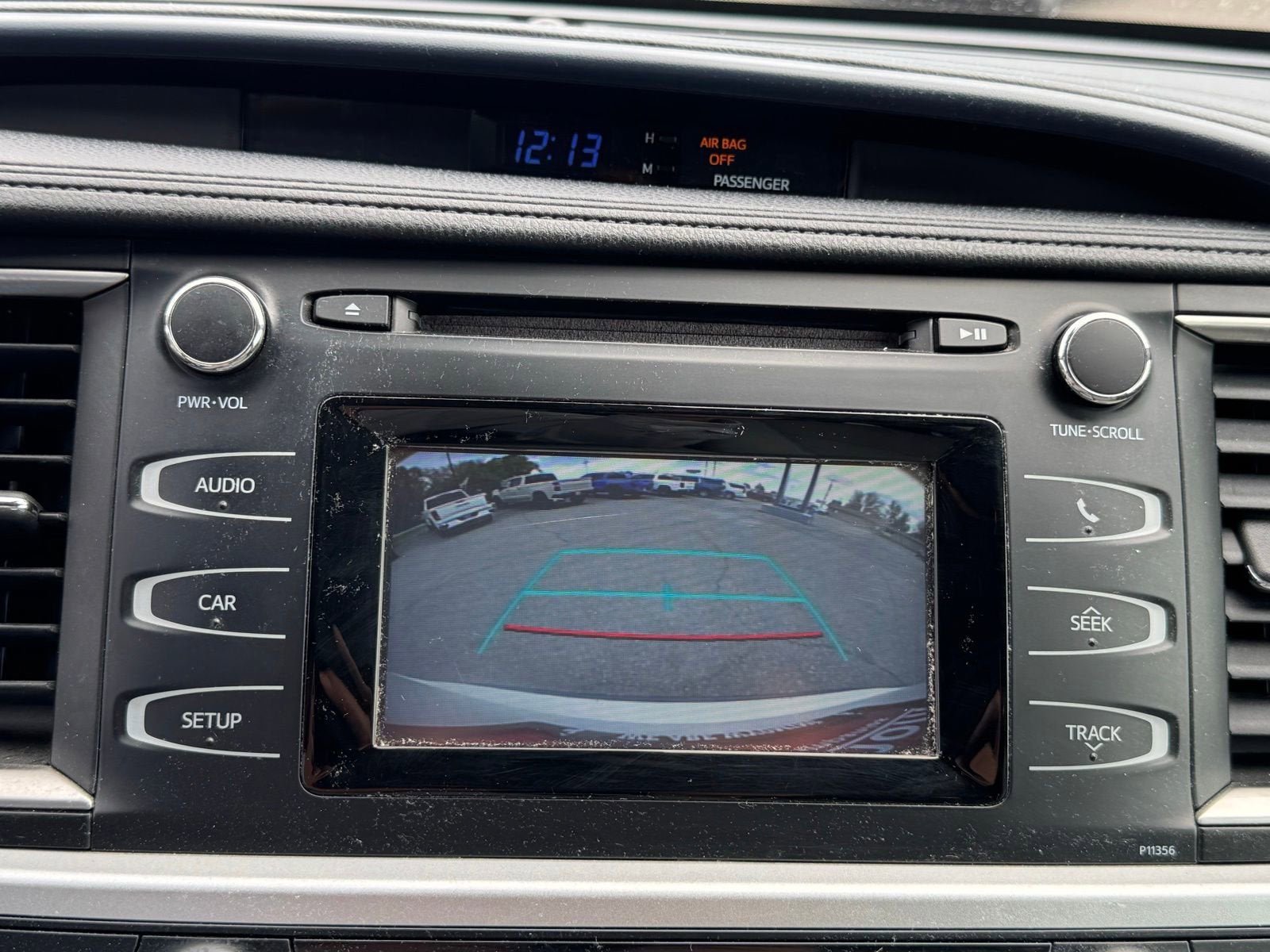 2018 Toyota Highlander LE - Photo 17