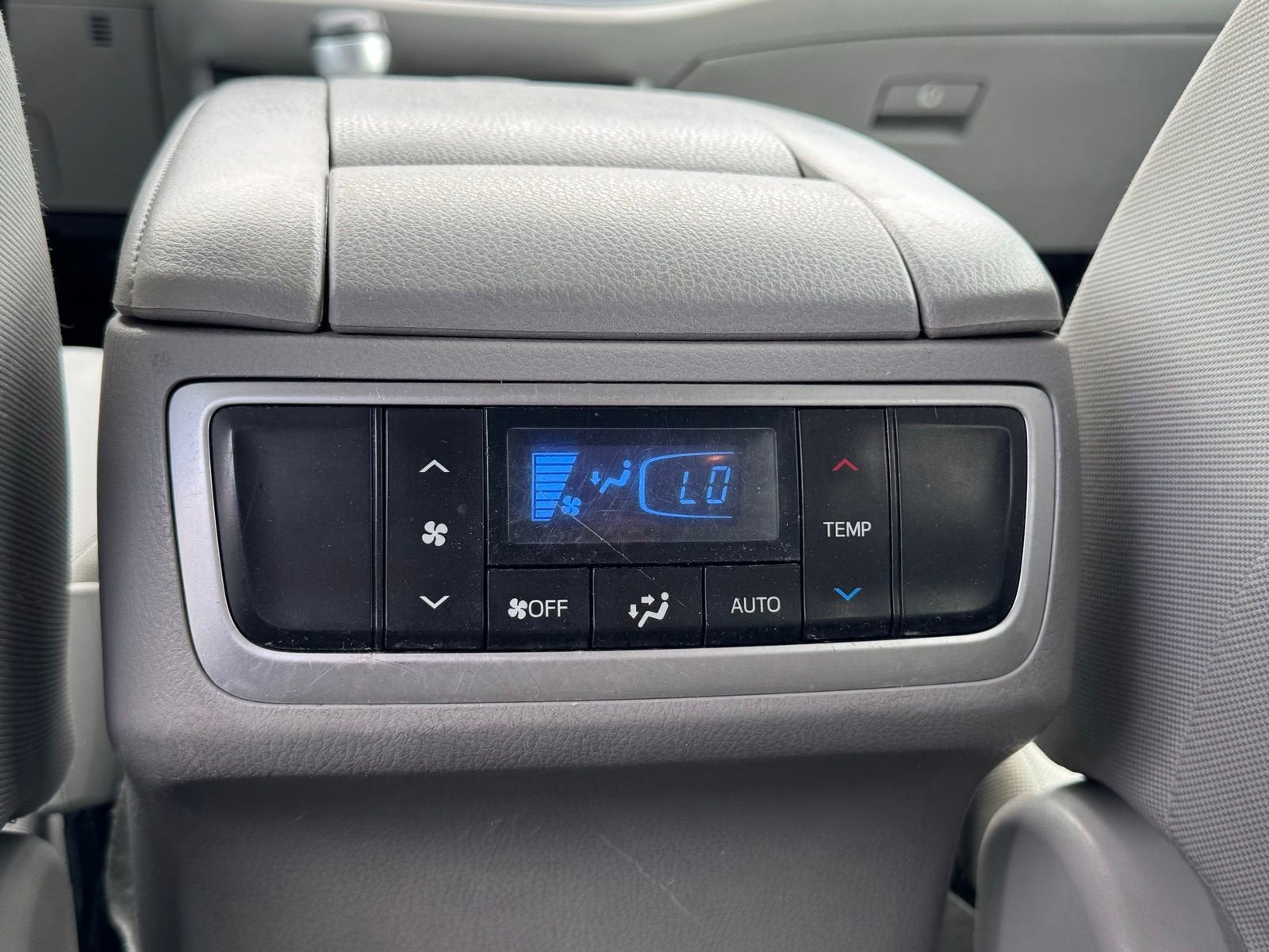 2018 Toyota Highlander LE - Photo 23