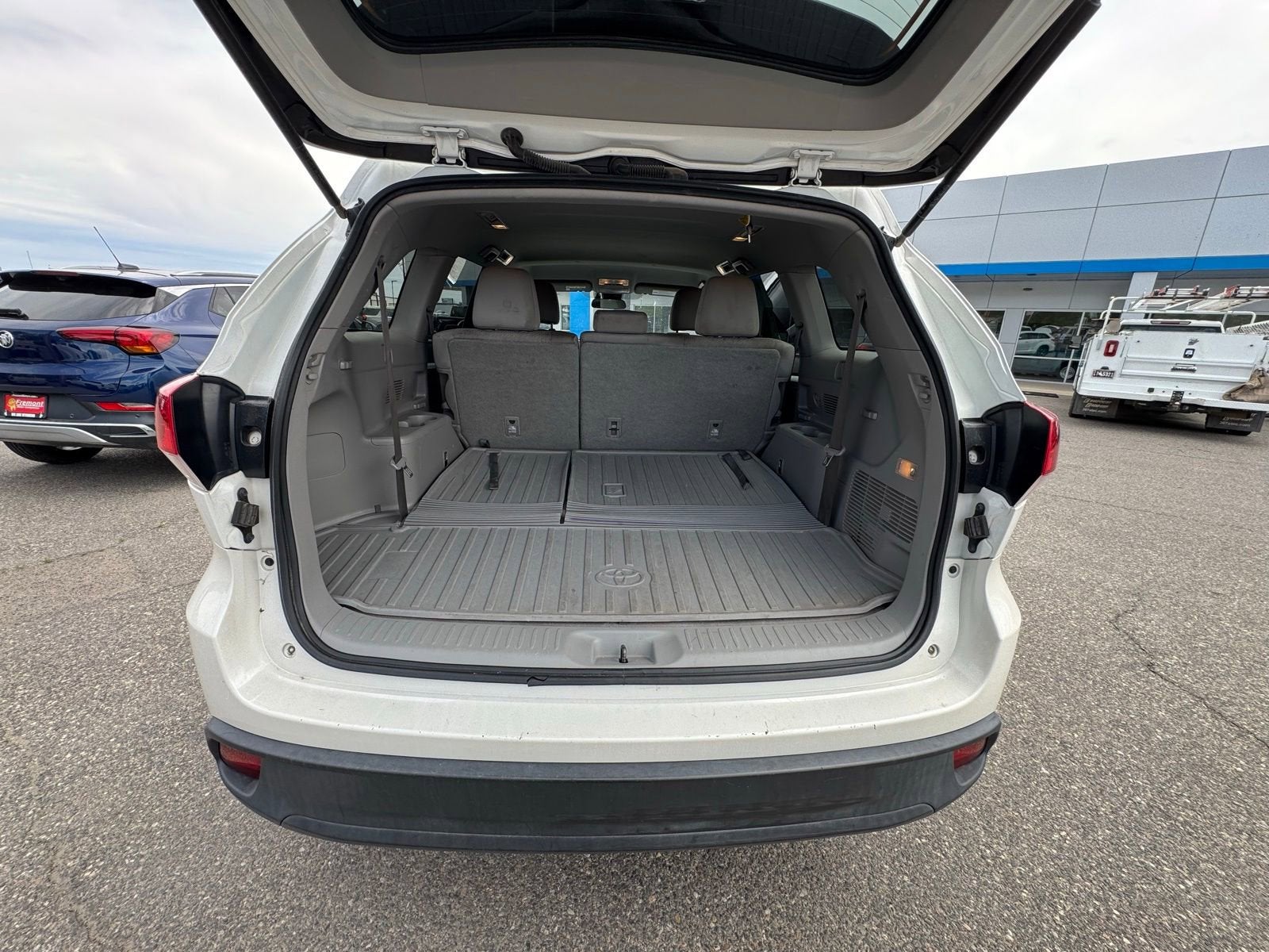 2018 Toyota Highlander LE - Photo 24