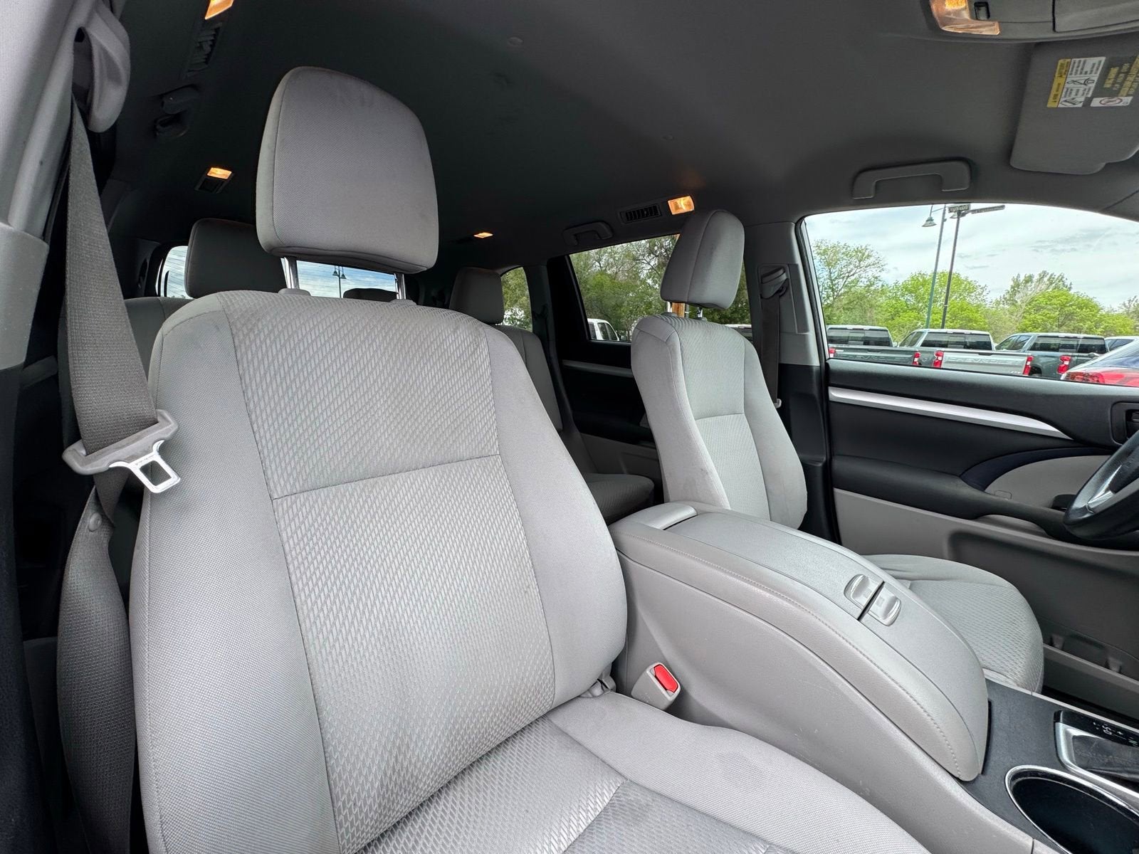 2018 Toyota Highlander LE - Photo 30