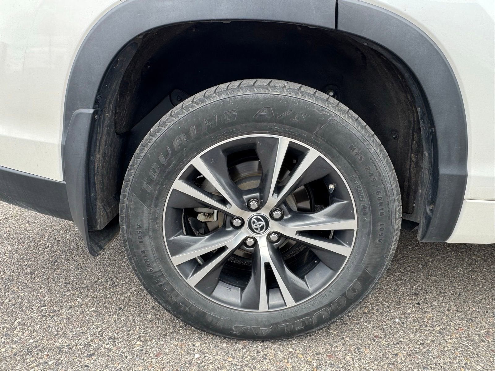 2018 Toyota Highlander LE - Photo 34