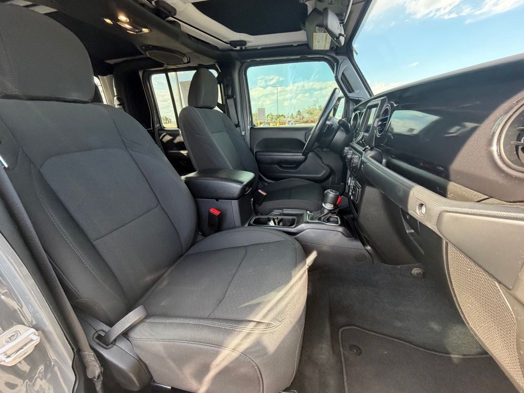 2022 Jeep Gladiator Sport