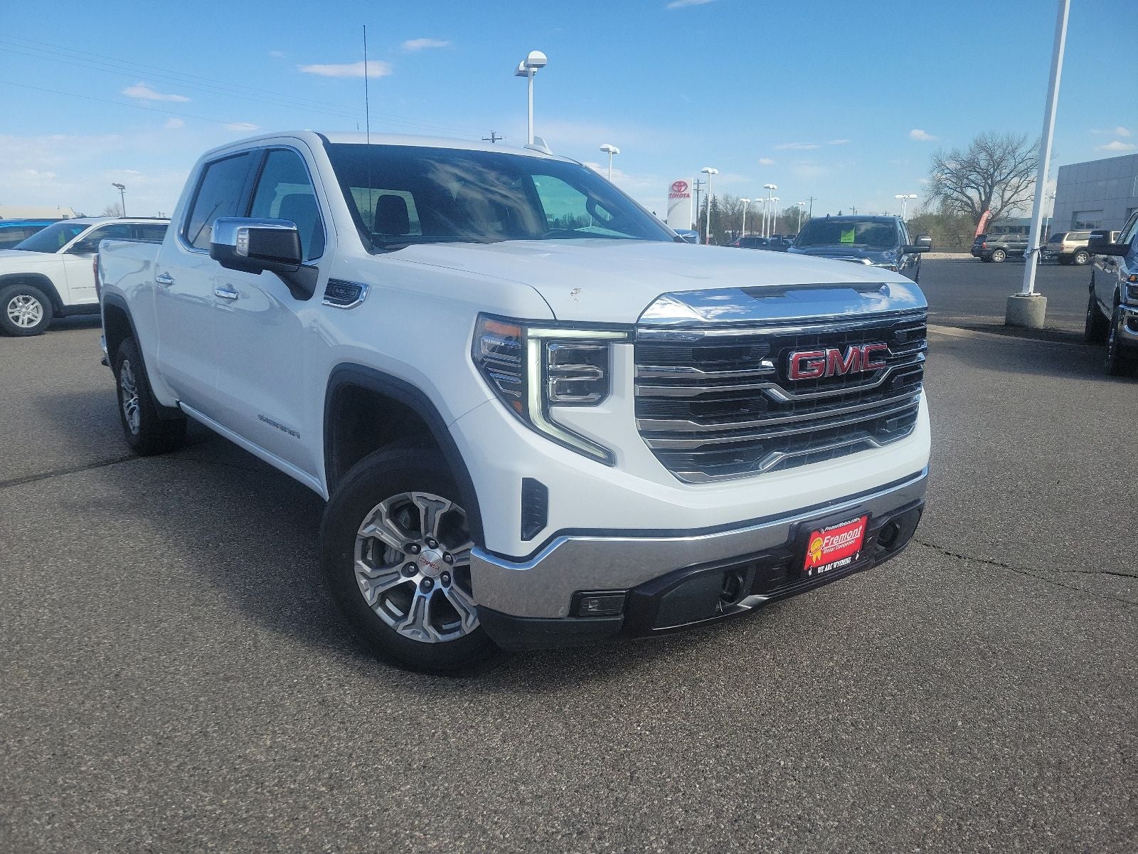 2025 GMC Sierra 1500 SLT