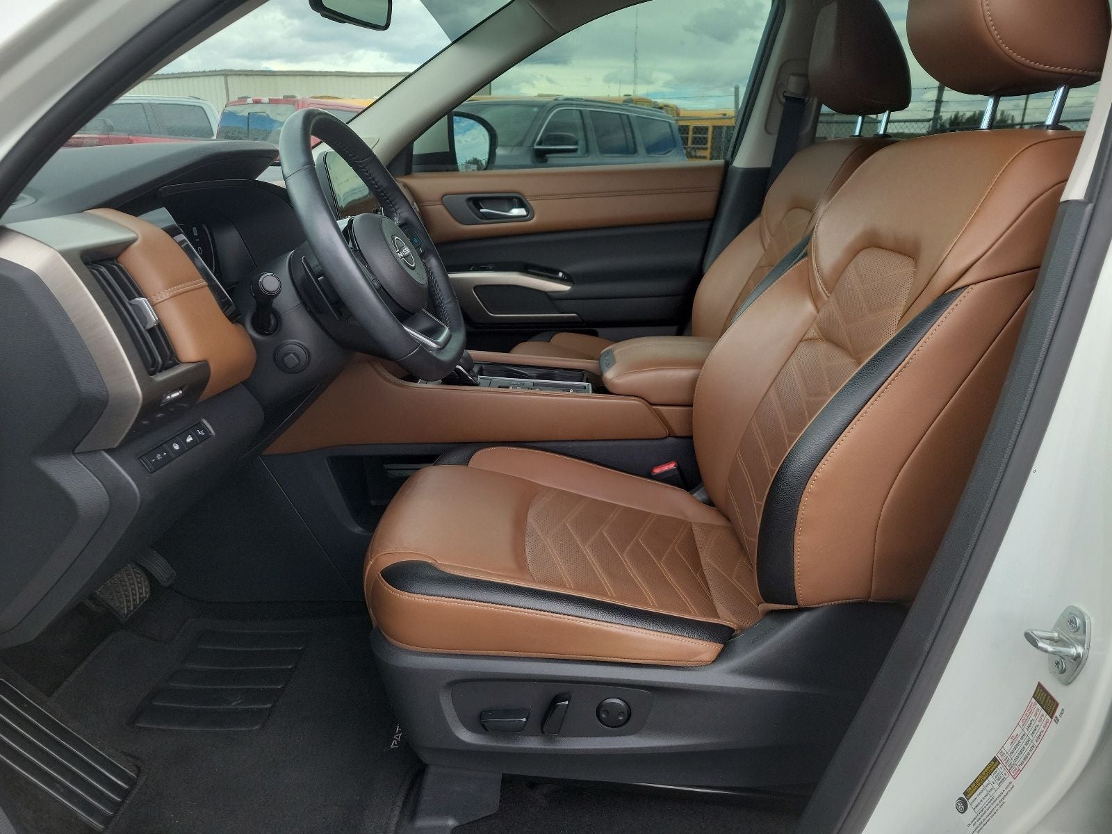 2024 Nissan Pathfinder Platinum