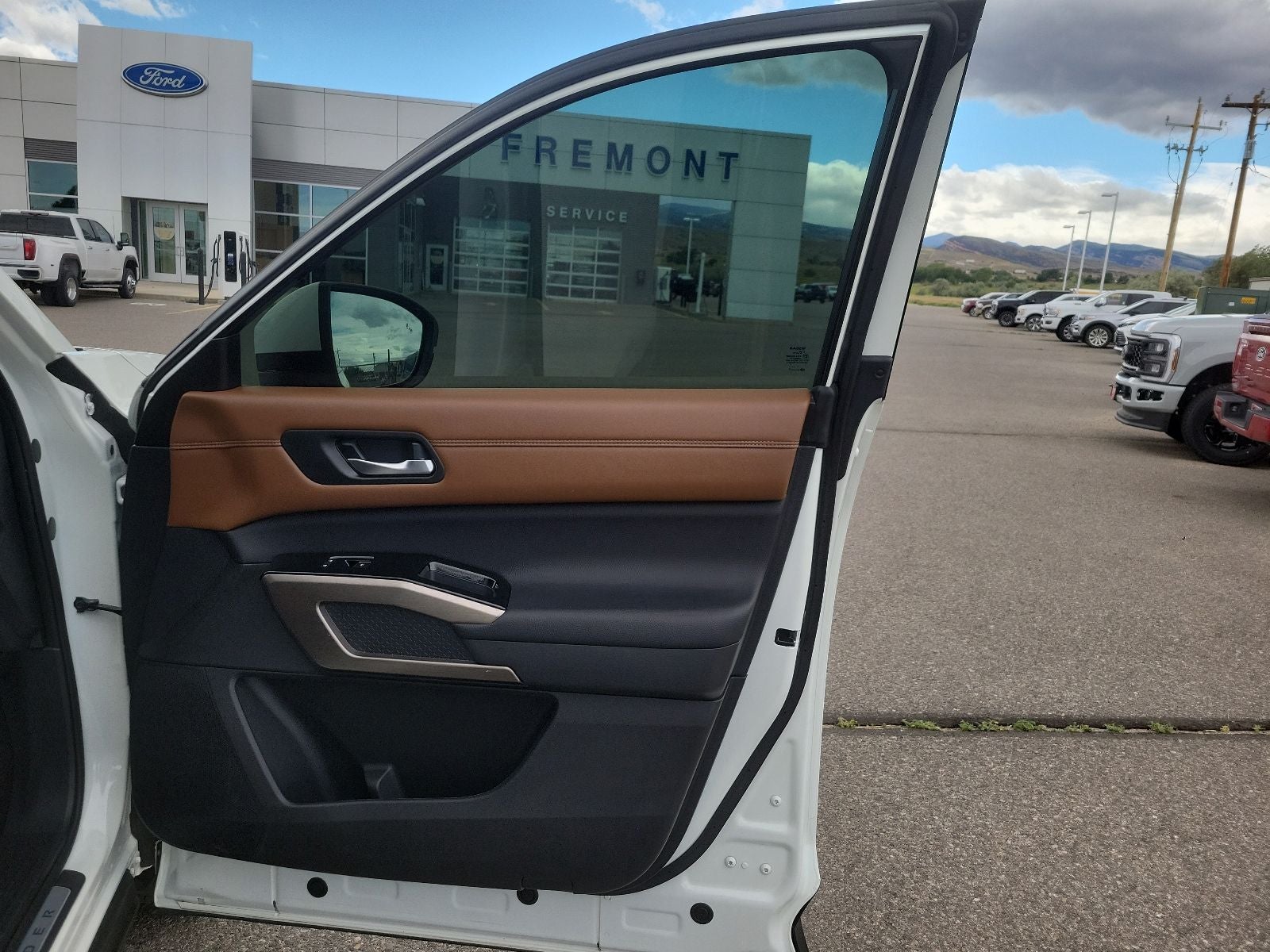 2024 Nissan Pathfinder Platinum