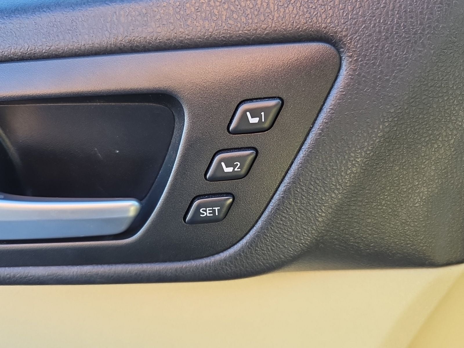 2016 Toyota Highlander Limited Platinum V6